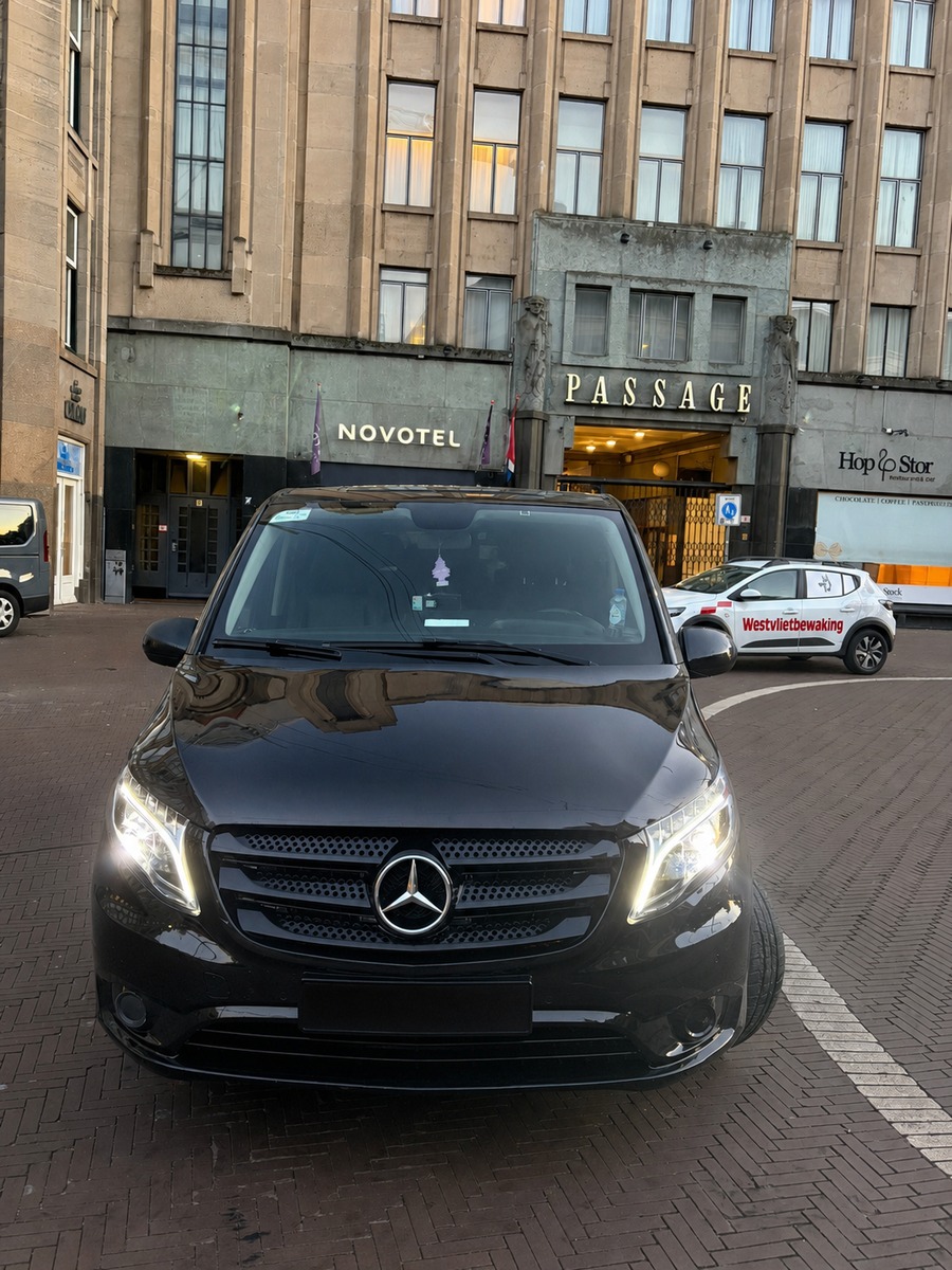 Taxibus van Voorne Taxilijn voor groepen tot 8 personen